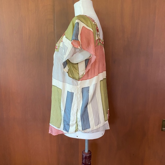 Akemi & Kin silk top - Picture 2 of 5